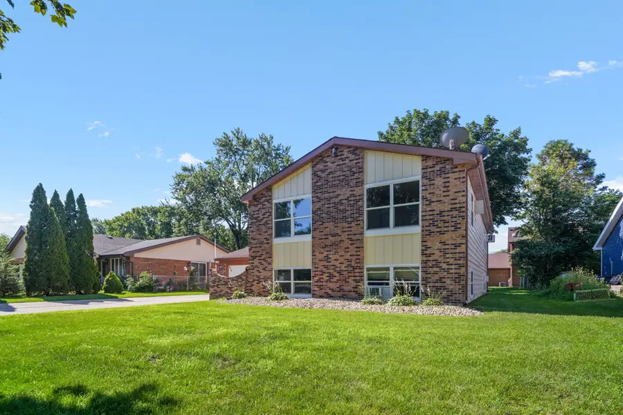 627 Chardonnay Lane, Crystal Lake, IL 60014 - #3
