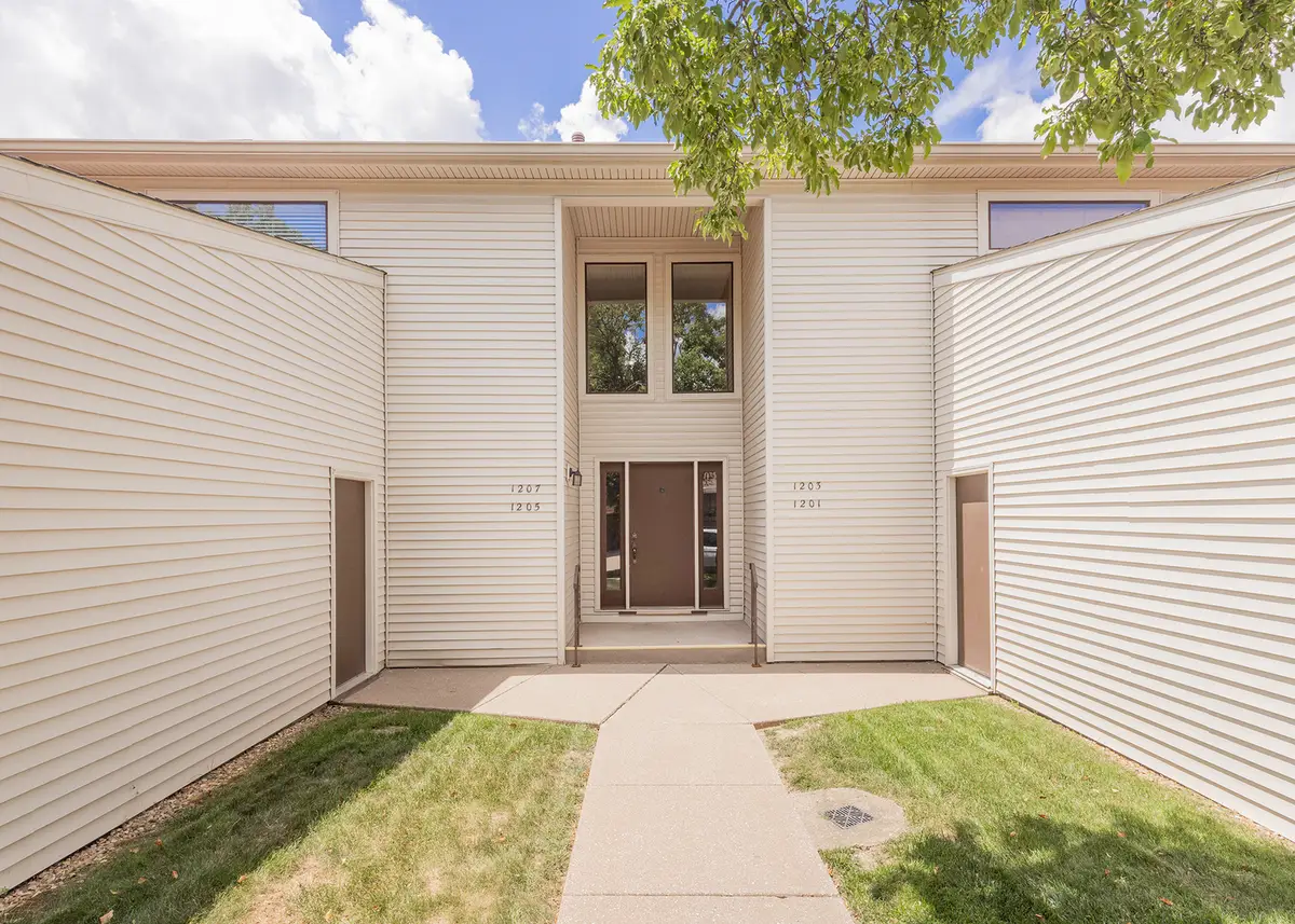 1205 35th Street Drive, Moline, IL 61265 - #1