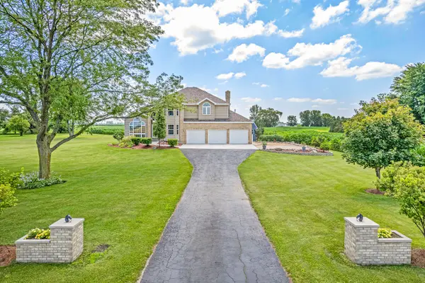 1758 N 44th Road, Leland, IL 60531