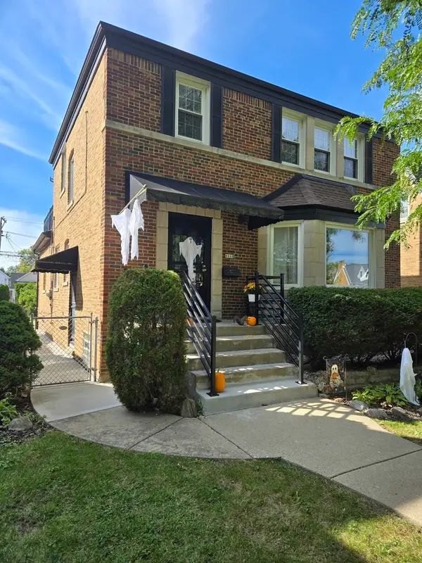 3312 N New England Avenue, Chicago, IL 60634