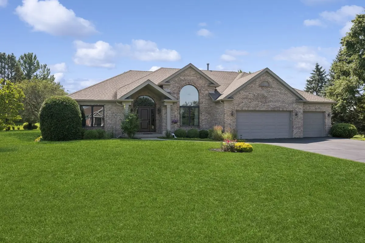 6N731 Willowbrook Drive, Saint Charles, IL 60175 - #1