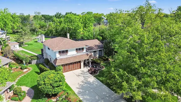 421 E Barclay Court, Elmhurst, IL 60126