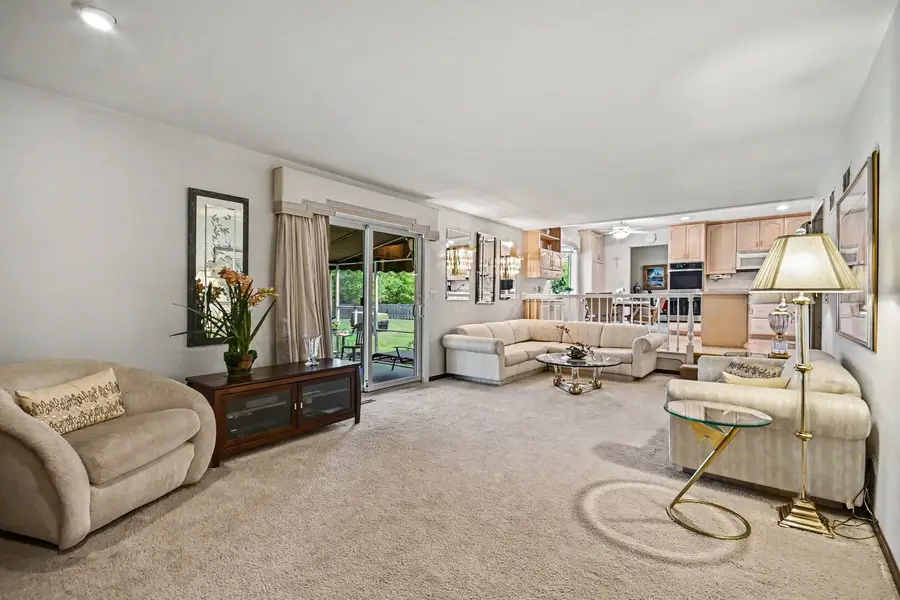 421 E Barclay Court, Elmhurst, IL 60126 - #3