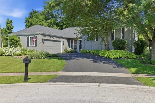 1483 Pebblestone Cove, Wheaton, IL 60189