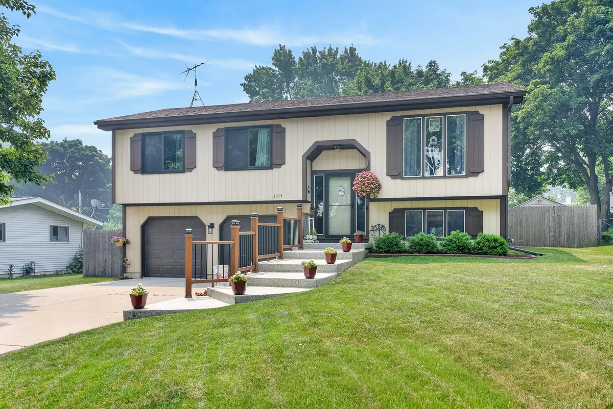 3215 Vista Terrace, McHenry, IL 60050 - #1