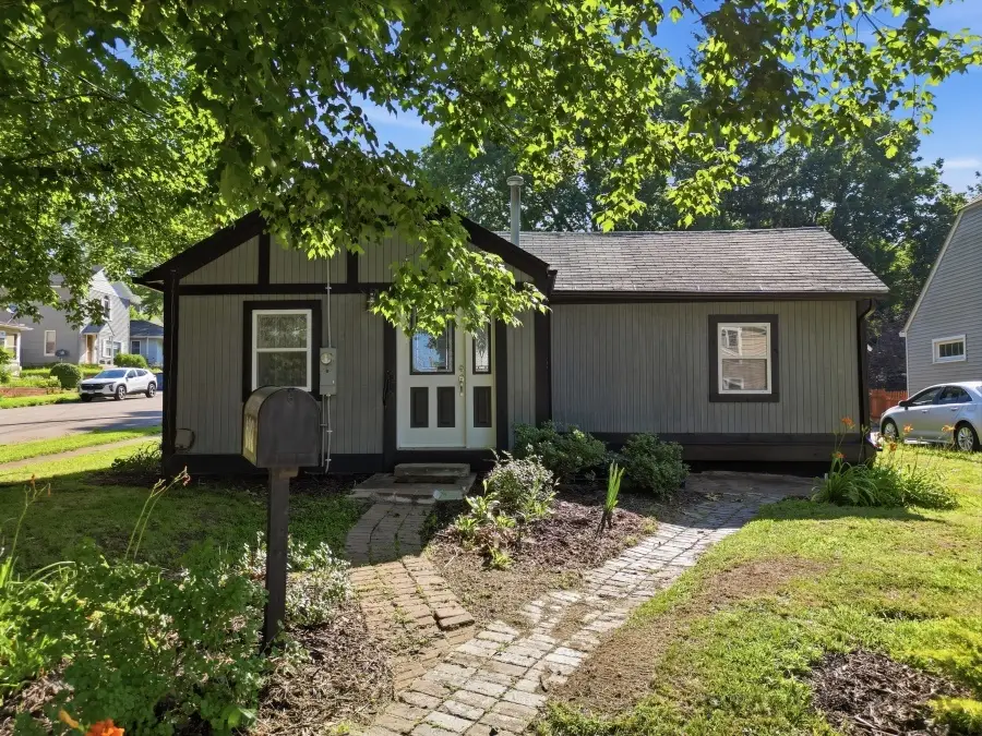 602 S Ottawa Avenue, Dixon, IL 61021 - #1