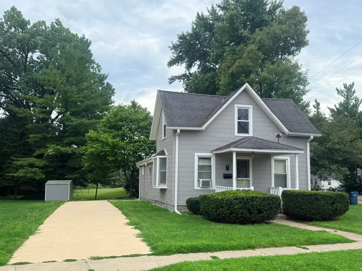 1 E Main Street, Amboy, IL 61310 - #1