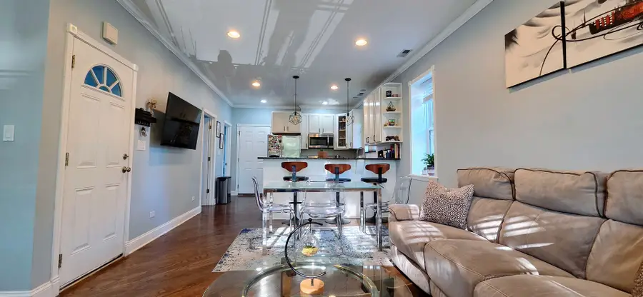 7223 N Oakley Avenue #2W, Chicago, IL 60645 - #3