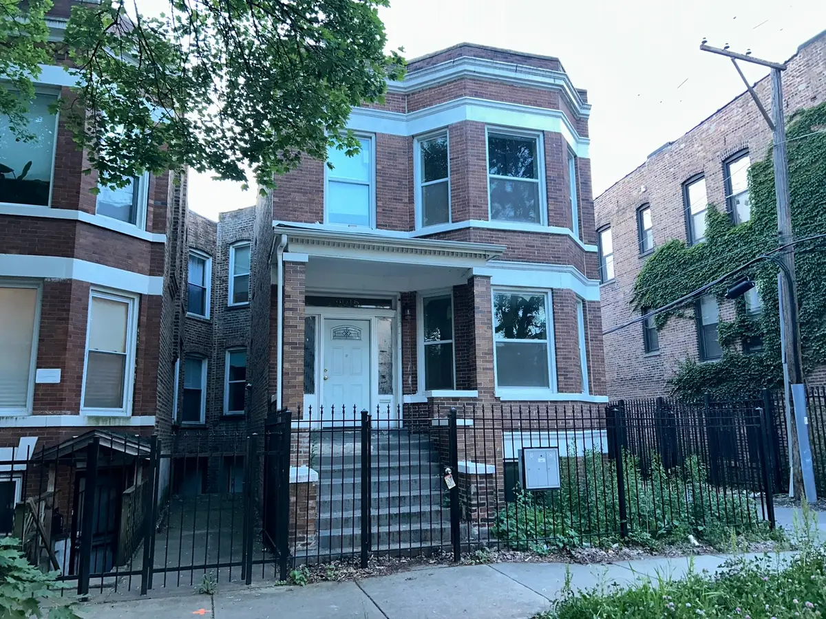 6018 S Eberhart Avenue, Chicago, IL 60637 - #1