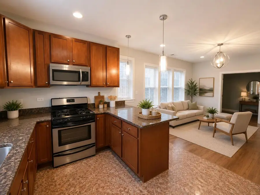 7209 N Damen Avenue #2, Chicago, IL 60645 - #2