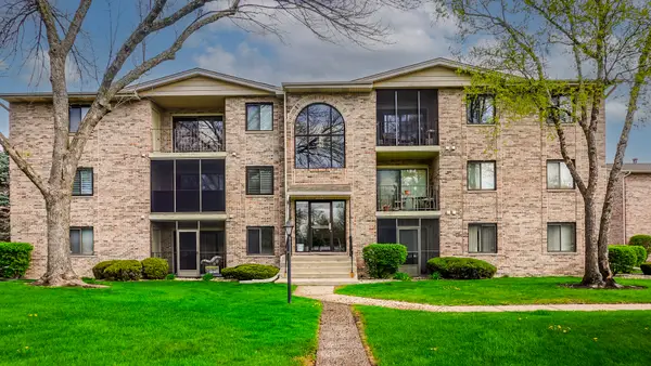 4926 134th Street #210, Crestwood, IL 60418