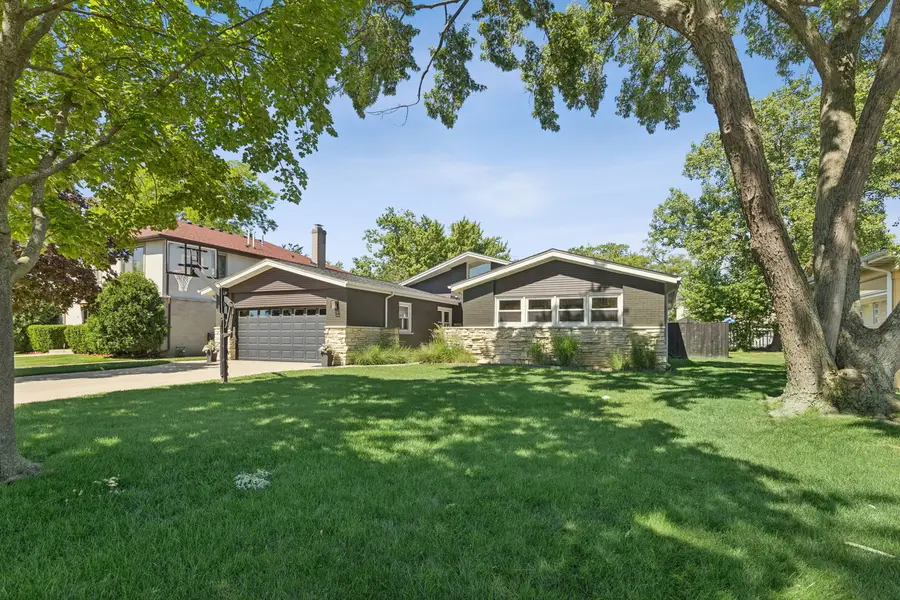 9424 Tripp Avenue, Skokie, IL 60076 - #2