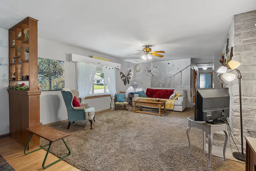 901 E Adams Street, Washington, IL 61571 - #3
