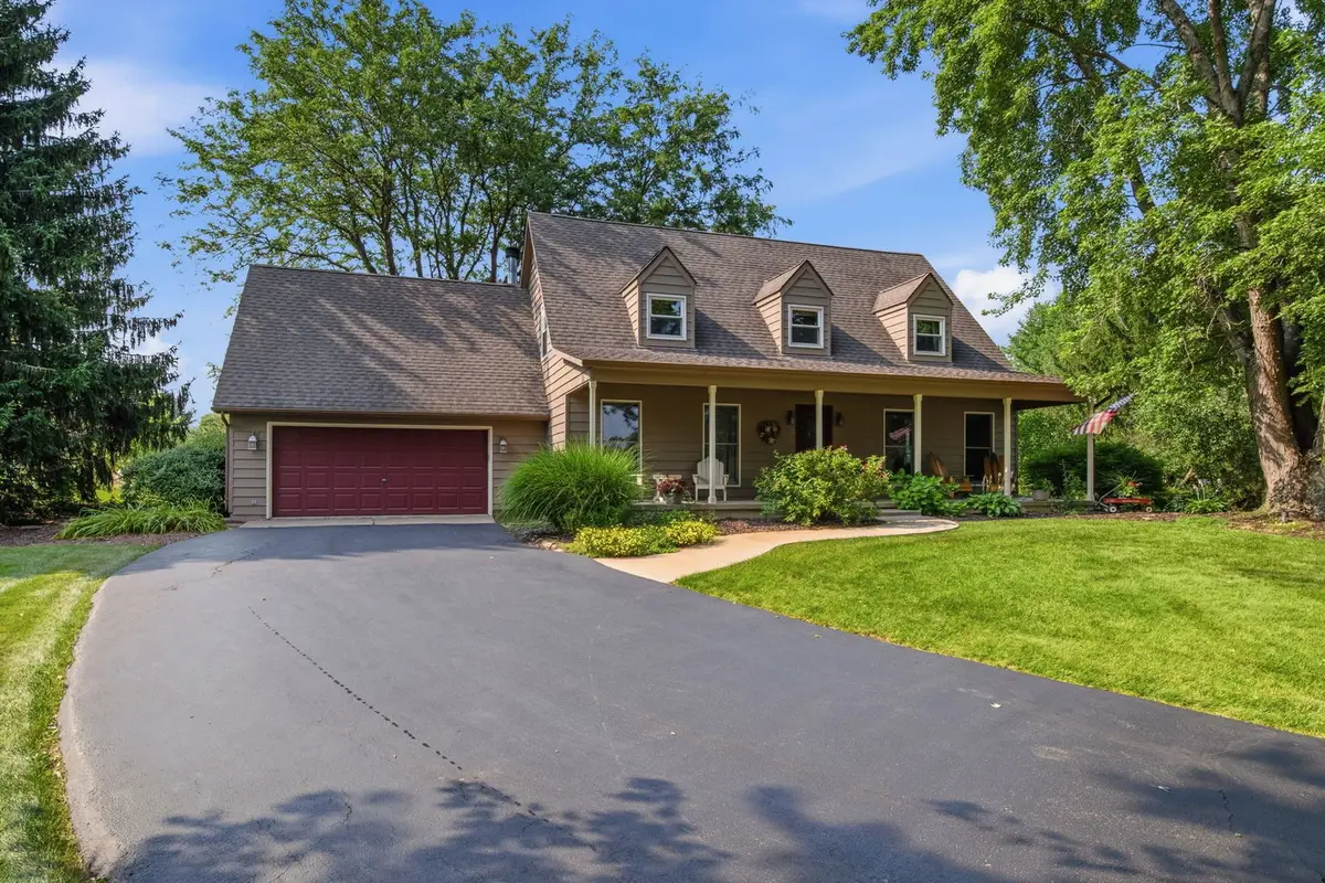 39W150 Adobe Ridge, Elgin, IL 60124 - #1