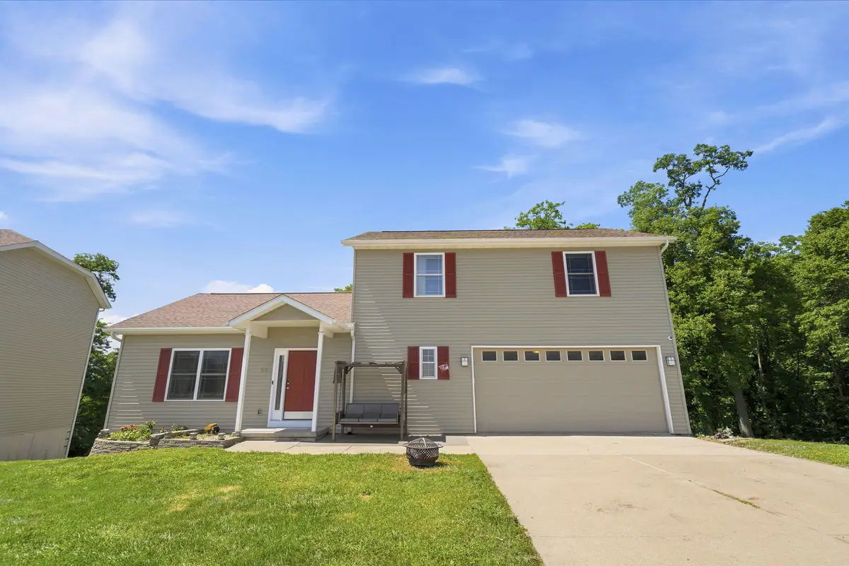 11 Oakley Drive, Le Claire, IA 52753 - #1