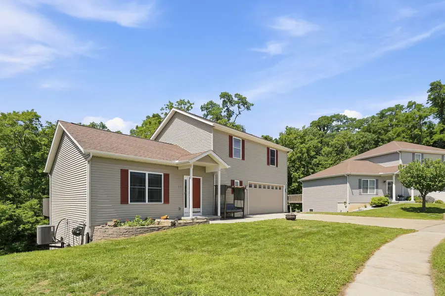 11 Oakley Drive, Le Claire, IA 52753 - #2