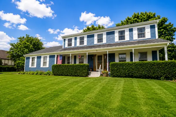 6 Heather Lane, Hawthorn Woods, IL 60047