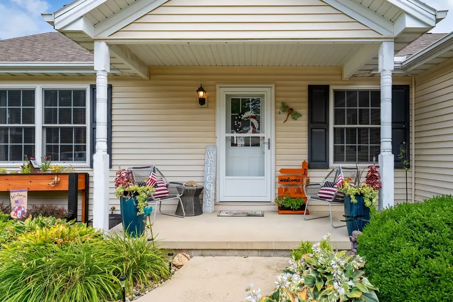 503 W Randolph Street #D, Heyworth, IL 61745 - #3