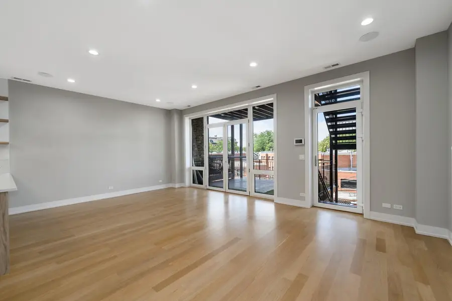 3056 N Lincoln Avenue #3, Chicago, IL 60657 - #3