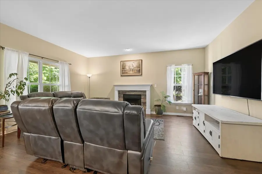 546 Clayton Circle #546, Sycamore, IL 60178 - #3