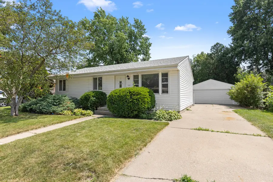 2221 Evans Avenue, Loves Park, IL 61111 - #2