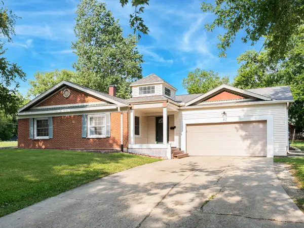 42 Circle Dr W, Montgomery, IL 60538