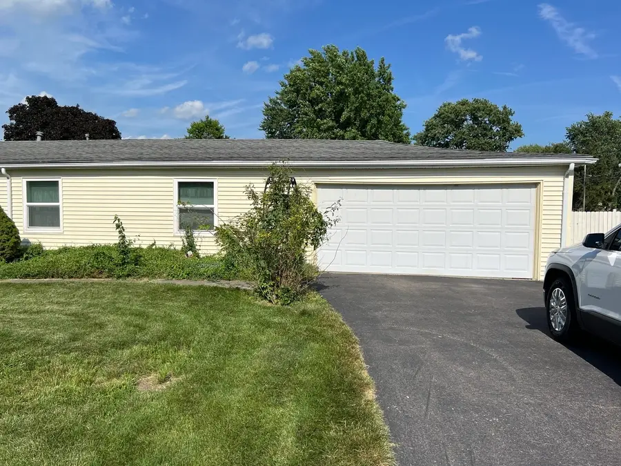 801 E Honeywell Avenue, Hoopeston, IL 60942 - #2