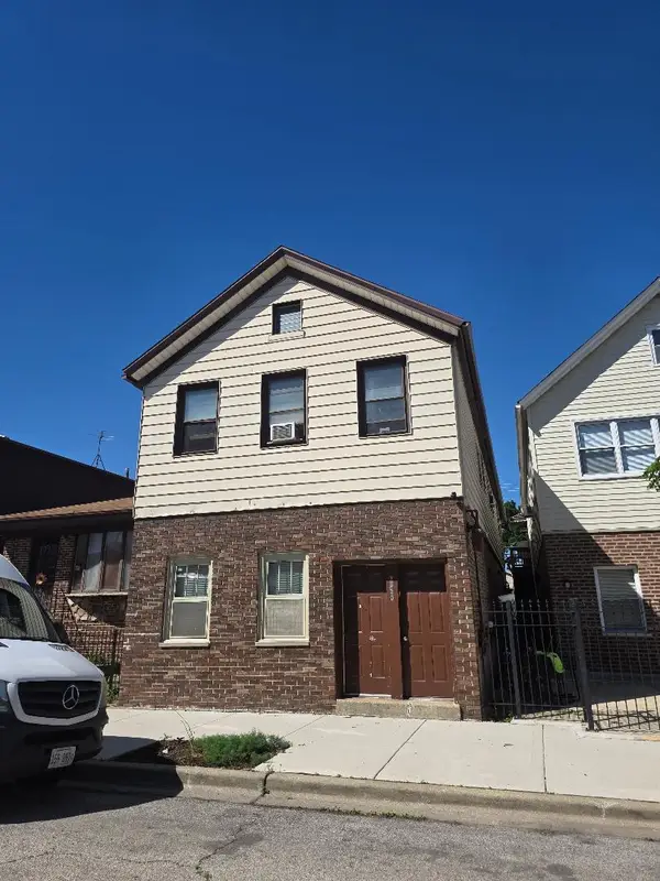 3030 S Poplar Avenue, Chicago, IL 60608