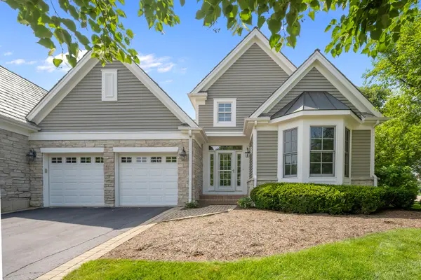 130 S Bradford Court, Lake Forest, IL 60045