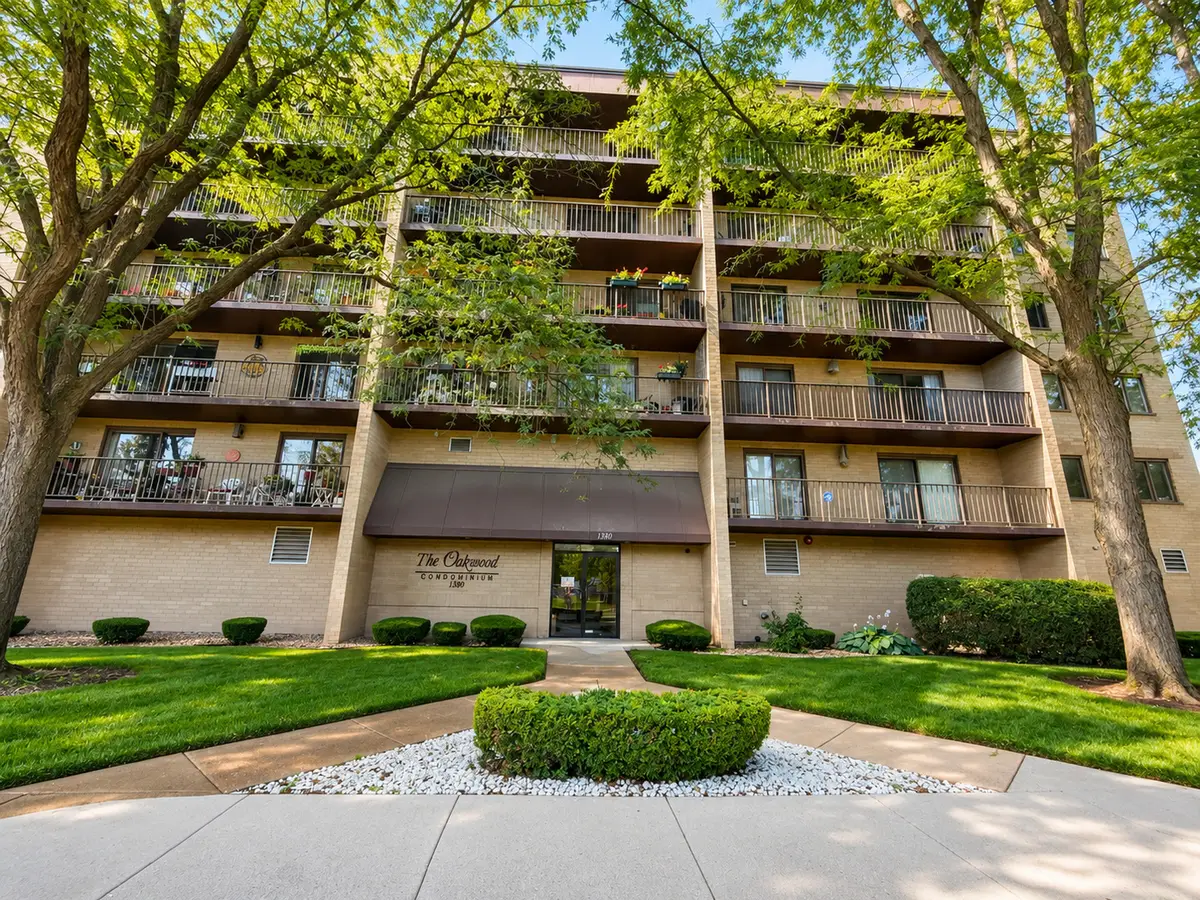 1380 Oakwood Avenue #204, Des Plaines, IL 60016 - #1