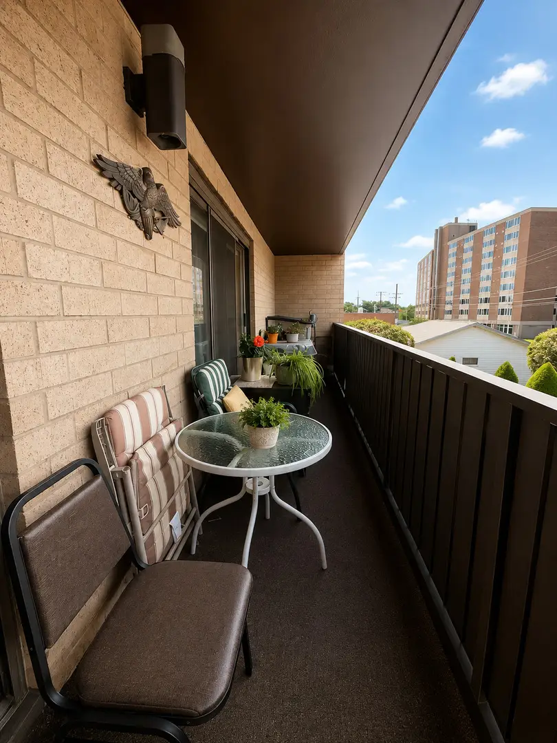 1380 Oakwood Avenue #204, Des Plaines, IL 60016 - #2