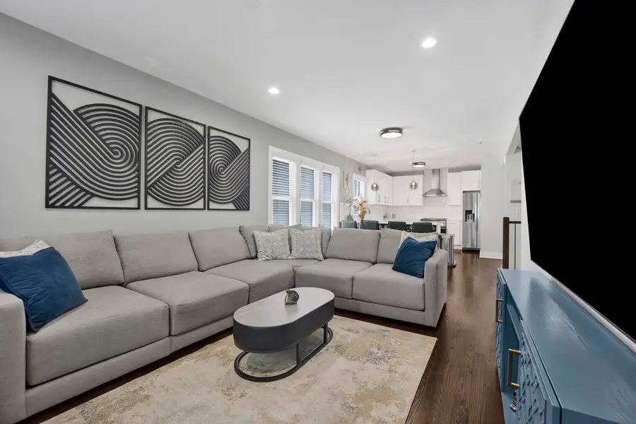 5845 W Cornelia Avenue, Chicago, IL 60634 - #3
