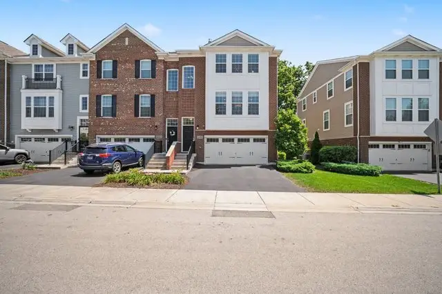 2492 Huntleigh Lane, Woodridge, IL 60517 - #1