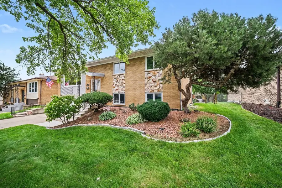 15217 Pine Drive, Oak Forest, IL 60452 - #2