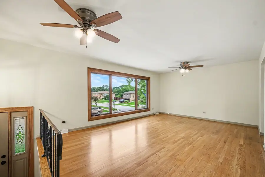 15217 Pine Drive, Oak Forest, IL 60452 - #3