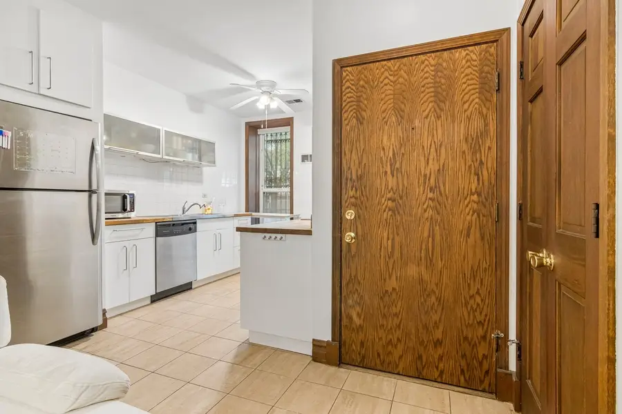 869 N Lasalle Street #2, Chicago, IL 60610 - #2