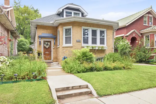 6542 N Maplewood Avenue, Chicago, IL 60645