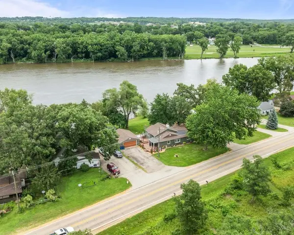7456 N River Road, Byron, IL 61010