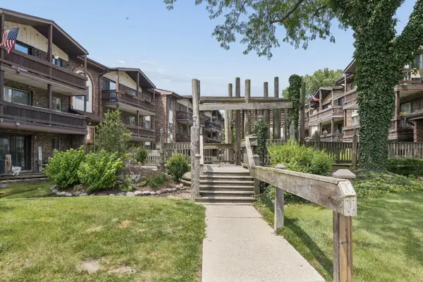 14003 James Drive #722, Crestwood, IL 60418