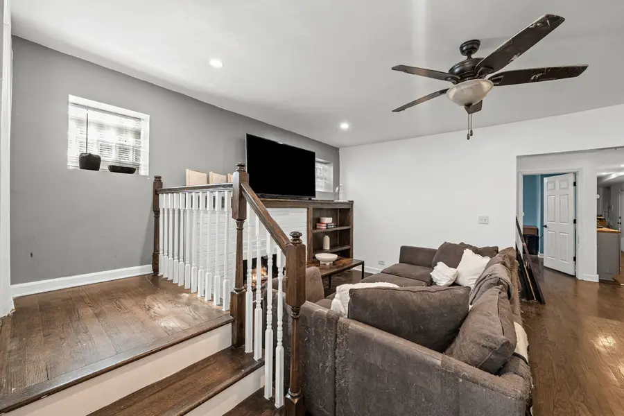 4600 N Saint Louis Avenue #GARDEN, Chicago, IL 60625 - #3
