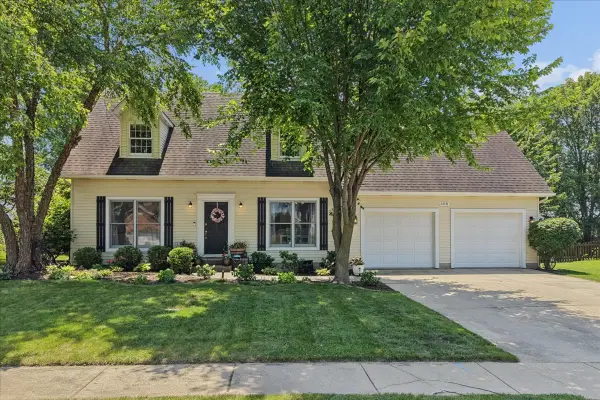 608 Fox Hollow, DeKalb, IL 60115