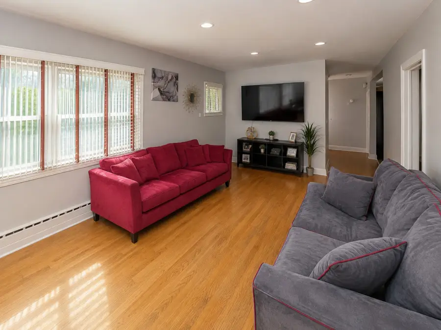 5568 W 96th Street, Oak Lawn, IL 60453 - #3