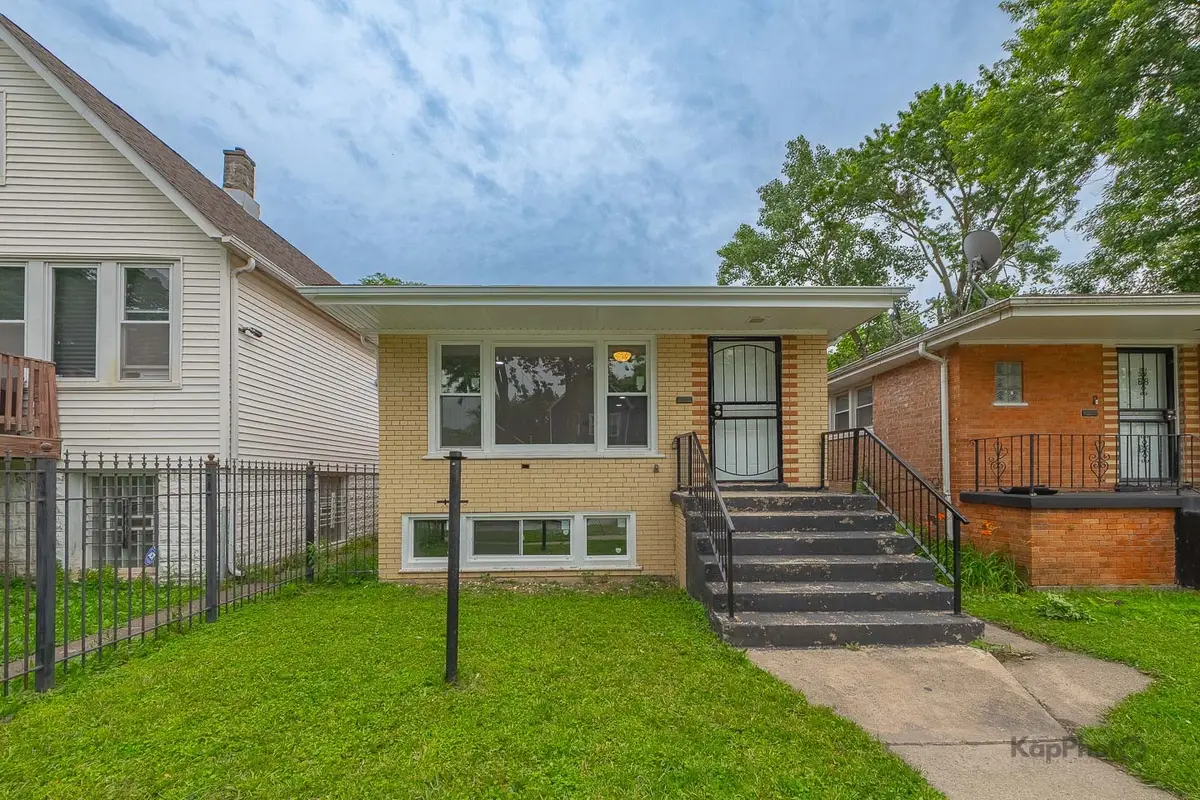 11955 S Prairie Avenue, Chicago, IL 60628 - #1