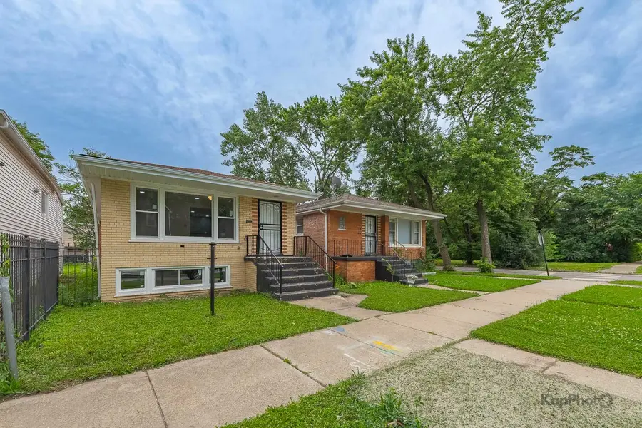 11955 S Prairie Avenue, Chicago, IL 60628 - #2