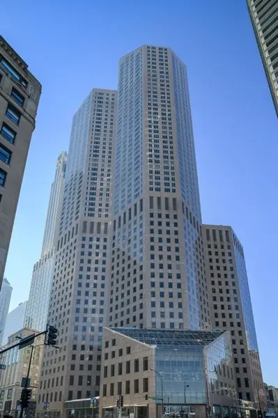 950 N Michigan Avenue #4005, Chicago, IL 60611