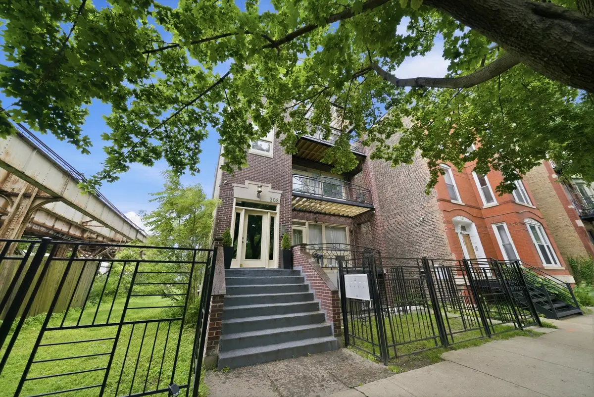 308 W Evergreen Avenue #1R, Chicago, IL 60610 - #1