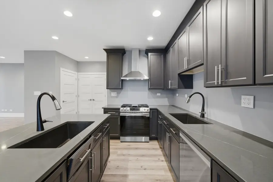 308 W Evergreen Avenue #1R, Chicago, IL 60610 - #3