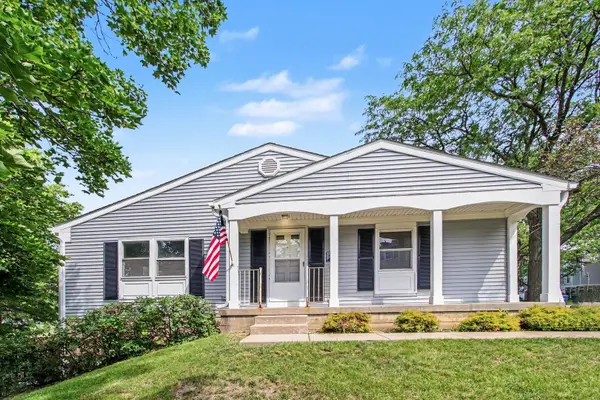 1938 Oxford Court, Schaumburg, IL 60194