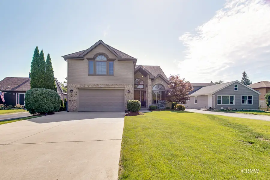 327 Miner Street, Bensenville, IL 60106 - #2