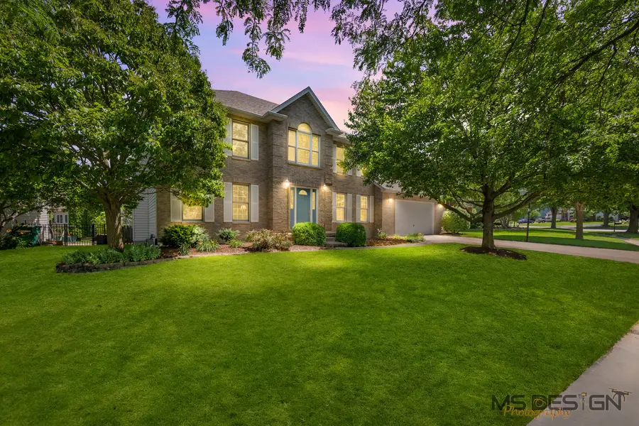 1239 Yorkshire Drive S, Sycamore, IL 60178 - #2